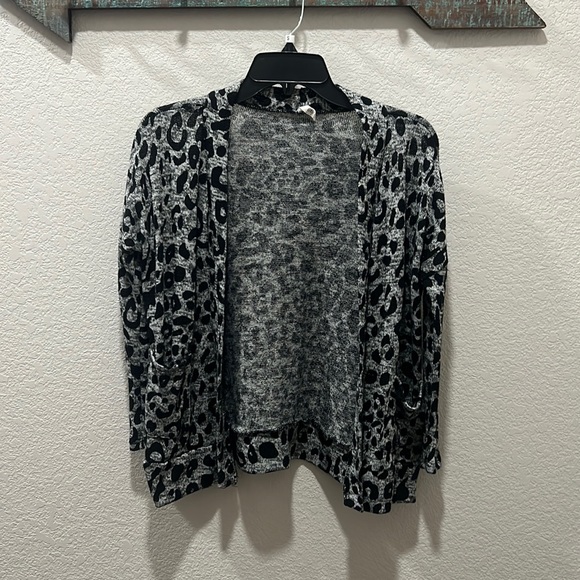 Girls sweater size 10 - Picture 1 of 1